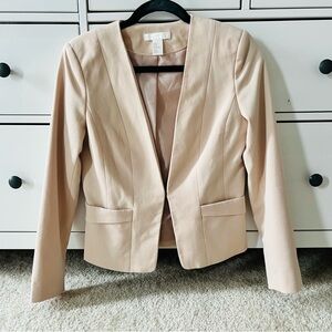 H&M fitted nude blazer front closure + pockets